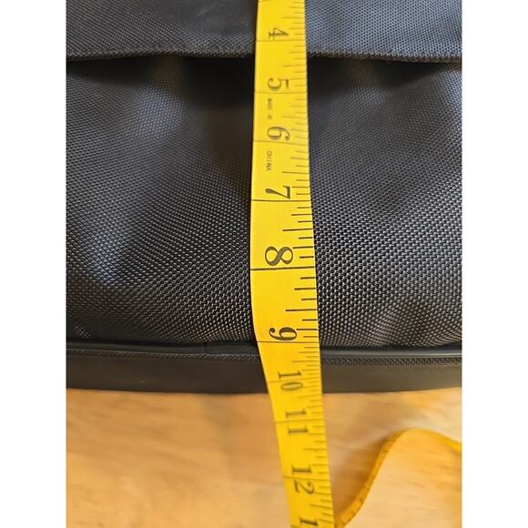 INIT Laptop Notebook iPad Computer Messenger Shoulder Case Small Electronic - Picture 13 of 13